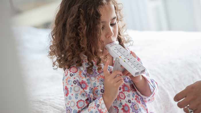 Monitorowanie przepływu szczytowego w celu lepszej kontroli astmy