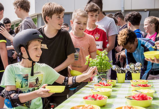 Ograniczenie otyłości wśr&oacute;d dzieci i promowanie zdrowego stylu życia