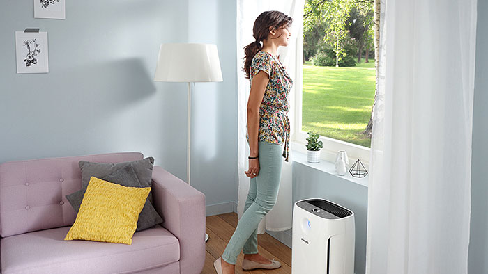 Jak oczyścić powietrze w mieszkaniu z alergen&oacute;w i smogu? Sprawdź!