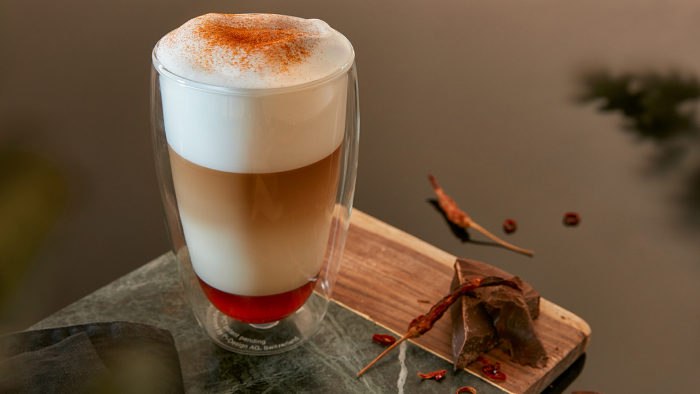 Idealne karmelowe latte &ndash; jak zrobić je w domu?