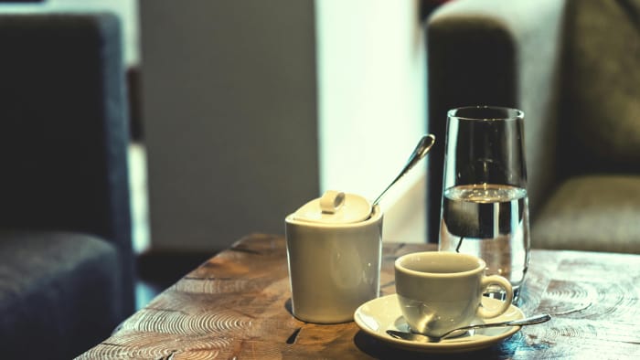 Woda do espresso &ndash; dlaczego się ją podaje?