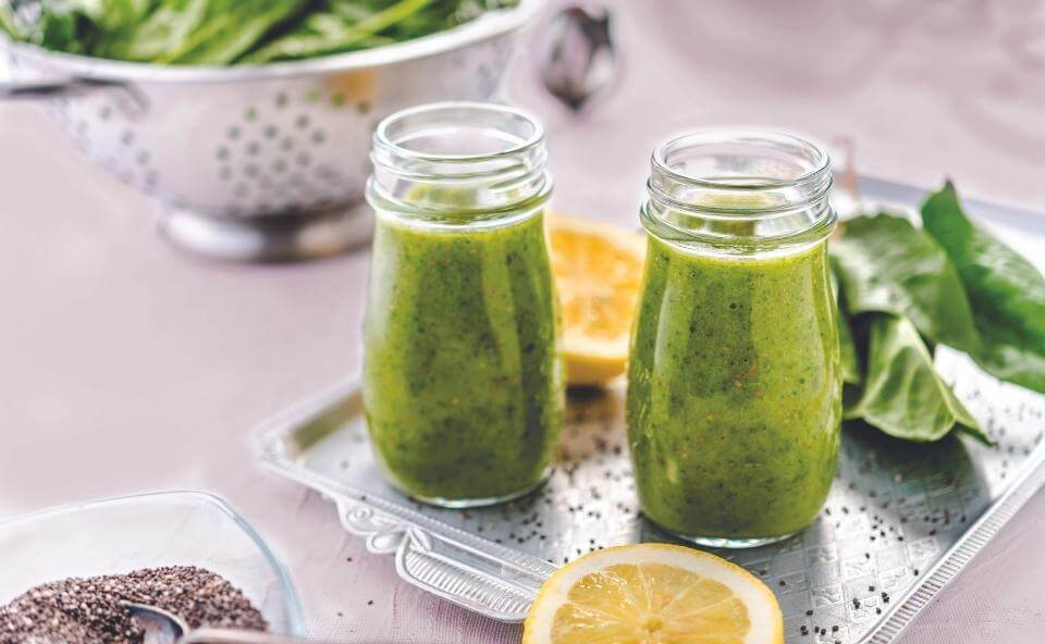 Koktajl na bazie szpinaku zawiera wiele cennych składnik&oacute;w odżywczych.