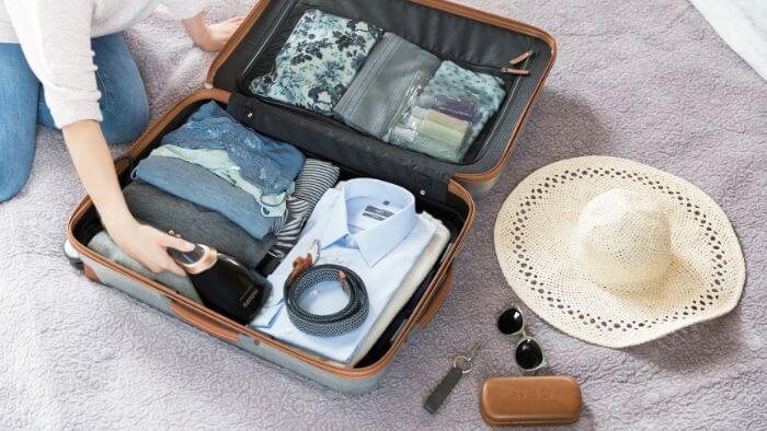 Żelazko turystyczne a steamer &ndash; co wybrać?