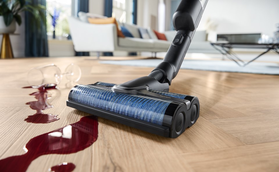 Aktywne mycie odkurzaczem Philips AquaTrio.