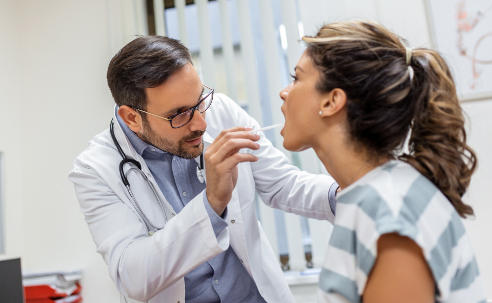 Profilaktyczny przegląd jamy ustnej pod kątem grzybicy