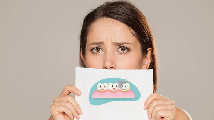 Jak powstaje kamień nazębny i w jaki spos&oacute;b go usunąć?