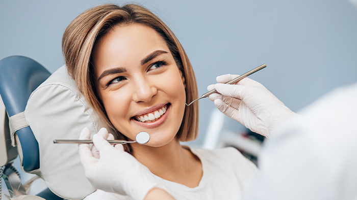 Profilaktyka pacjent&oacute;w implantologicznych w gabinecie higieny