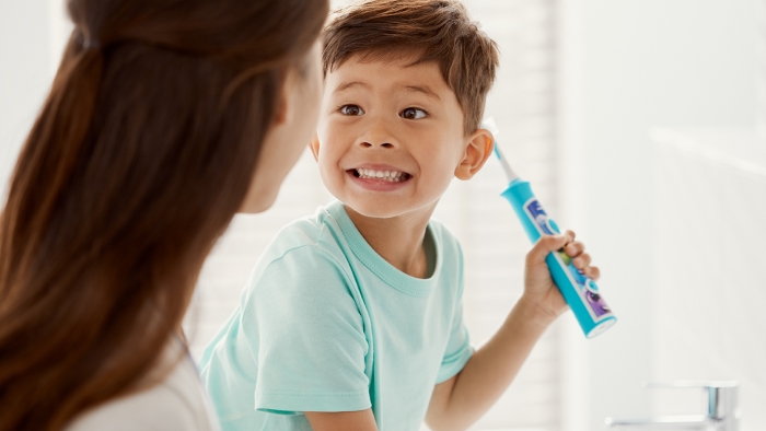 Szczoteczka elektryczna dla dzieci w wieku 6 lat