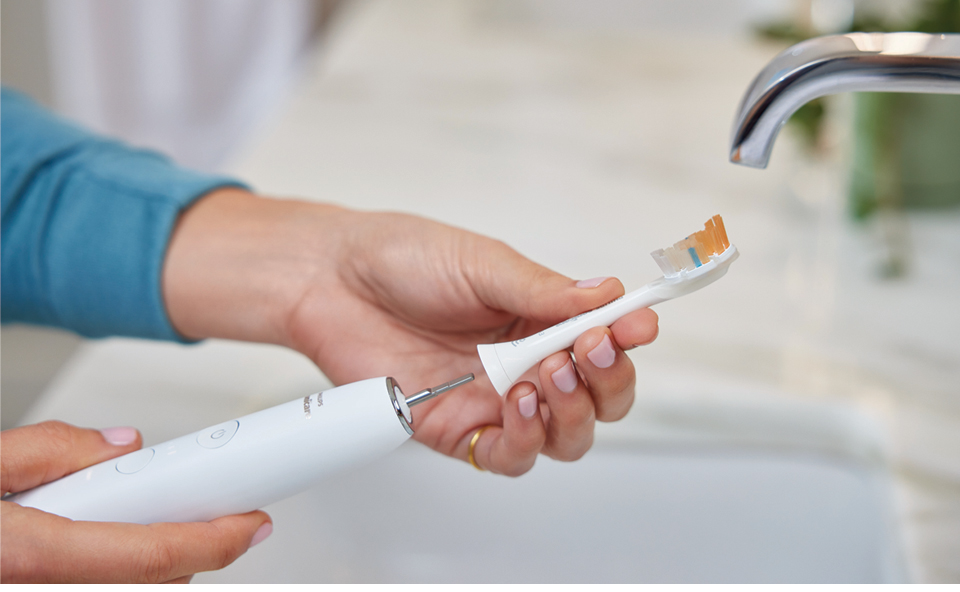 Wymiana końcówki szczoteczki sonicznej Philips Sonicare.