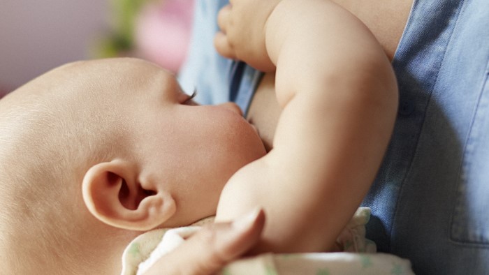 Nawał mleczny i stabilizacja laktacji &ndash; ile trwa i jak sobie z nim radzić?