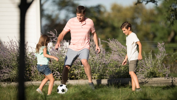 Jak ubrać dziecko na spacer w zależności od temperatury?