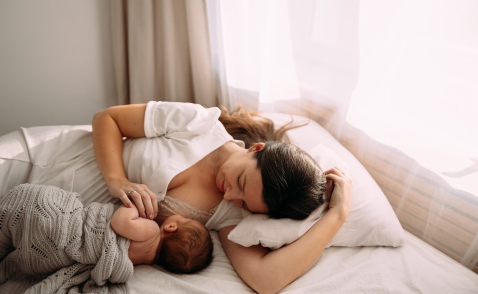  Rekonwalescencja kobiety po porodzie przed powrotem do uprawiania seksu.