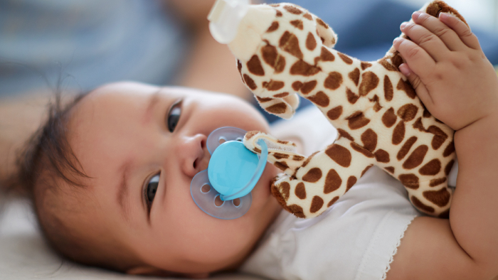 Pierwszy smoczek dla dziecka &ndash; jaki smoczek dla noworodka wybrać?