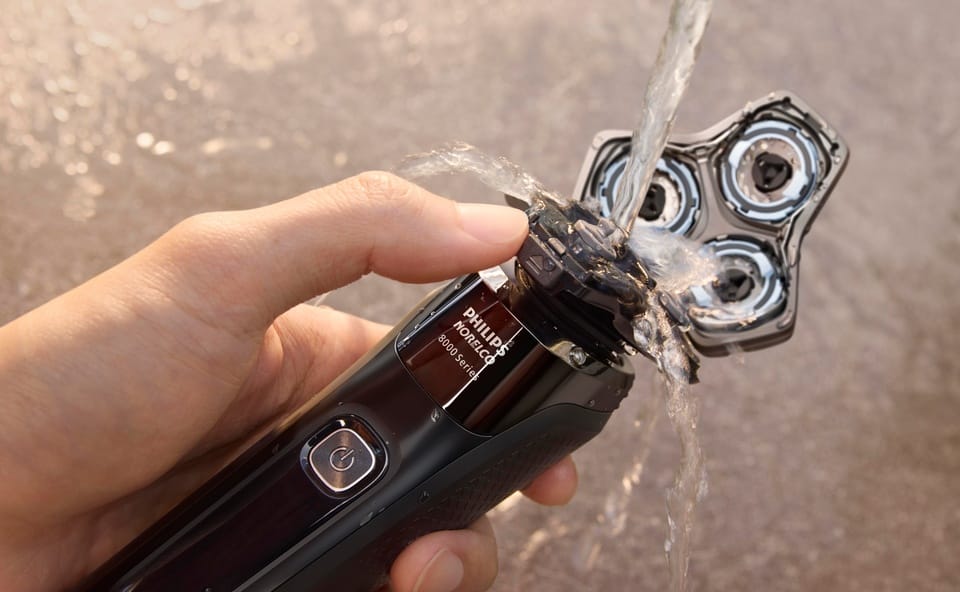 Maszynka rotacyjna do golenia Philips i9000 - łatwa w obsłudze i czyszczeniu