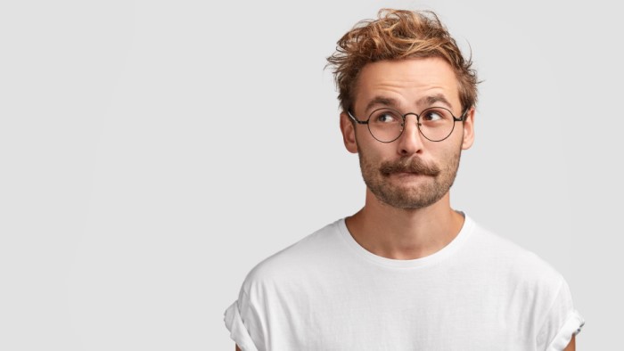 Stylizacja wąs&oacute;w - jak i czym ją wykonać?