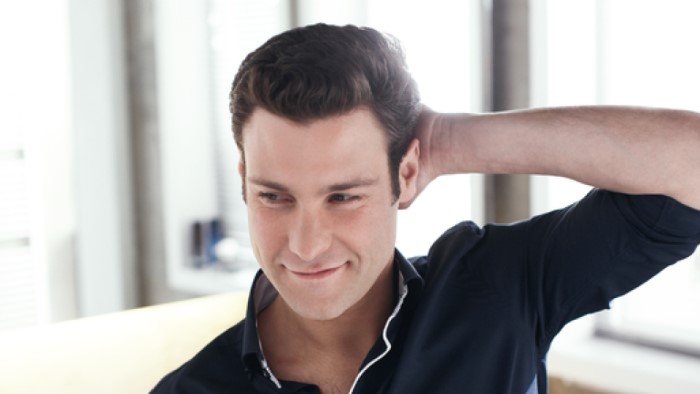 Guma do włos&oacute;w dla mężczyzn - czym jest i jak używać?