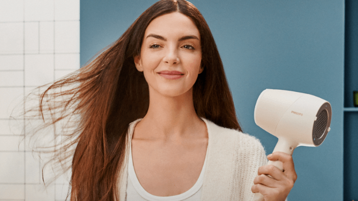 Jak wyczyścić suszarkę do włos&oacute;w?