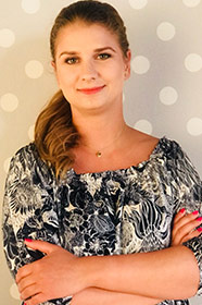 Daria Jeżewska, położna i certyfikowany doradca laktacyjny zwraca uwagę na zalety karmienia piersią, zar&oacute;wno dla dziecka, jak i dla mamy.