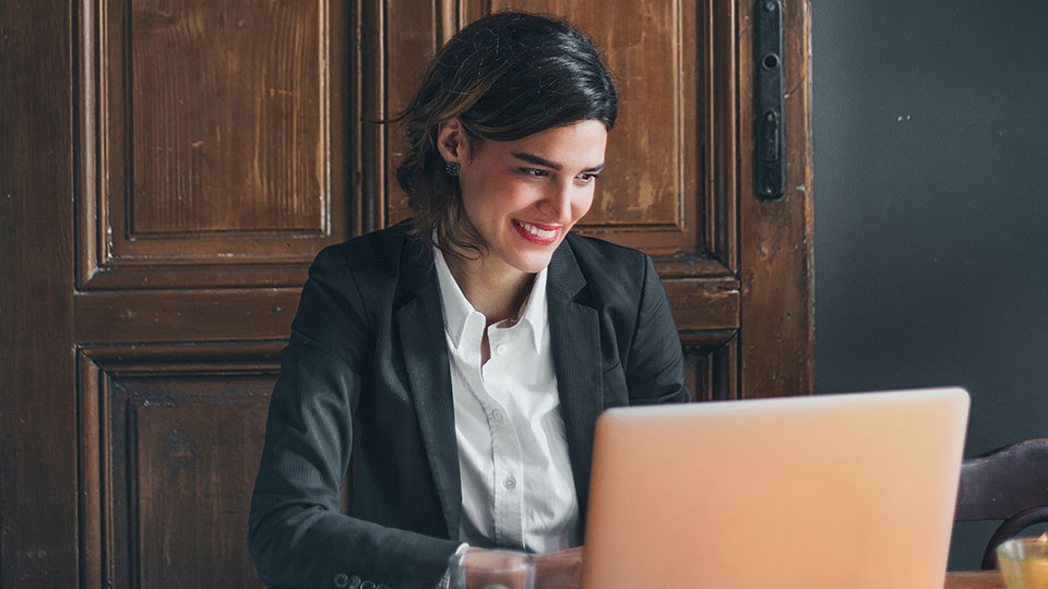 Dzięki informacjom od klient&oacute;w udało się jej obniżyć koszty kanału TV o połowę.