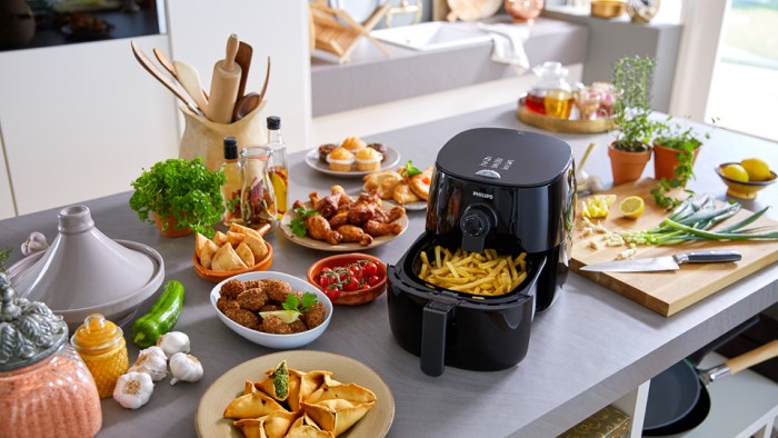 Czym się r&oacute;żni Airfryer od piekarnika?