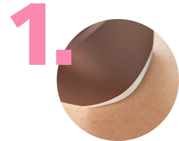 Emitowanie impuls&oacute;w światła przez depilator IPL Philips Lumea.