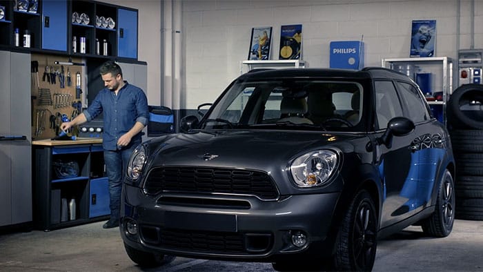 Jak wymienić żar&oacute;wki w Mini Cooperze Countryman